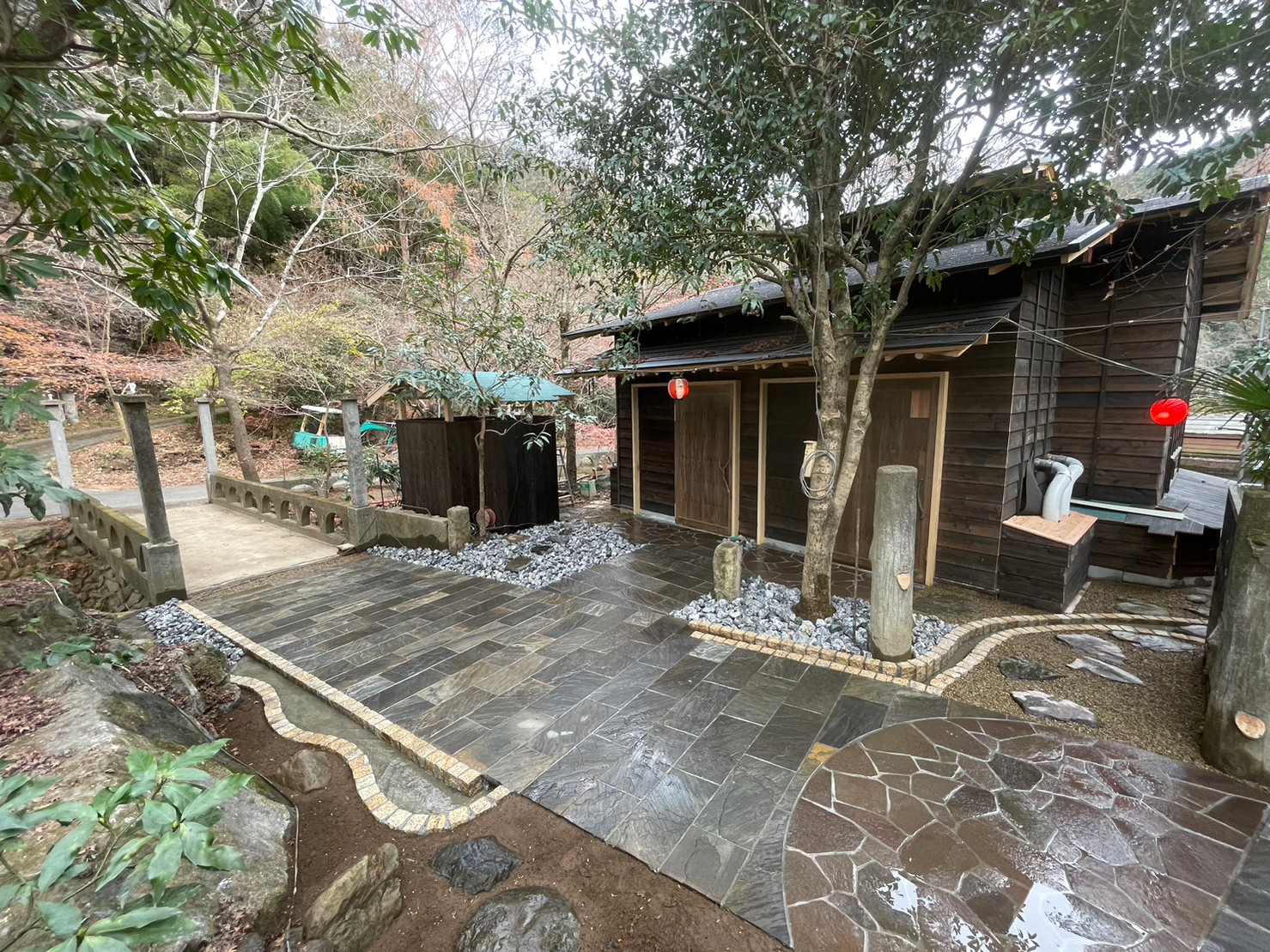 八王子市ごん助様の客室前お庭づくり。株式会社やましたグリーンの事例です。